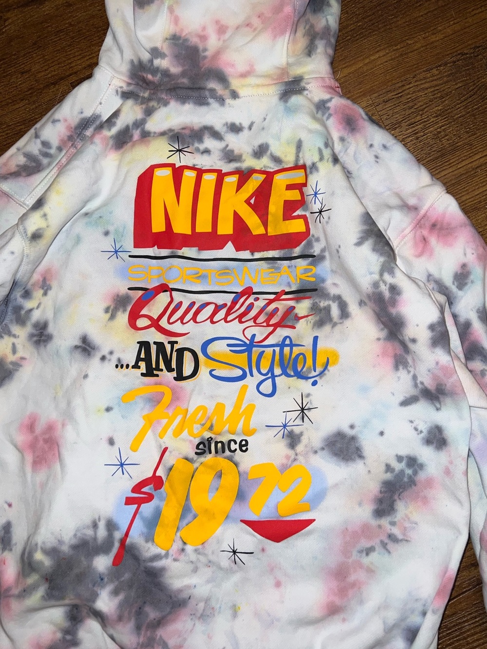 Nike Tie Dye Fleece Hoodie Retro Activewear 90’s White Colorful Graphic Size M - Picture 4 of 11